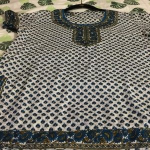 Lady blouse used size 42 or L made in India